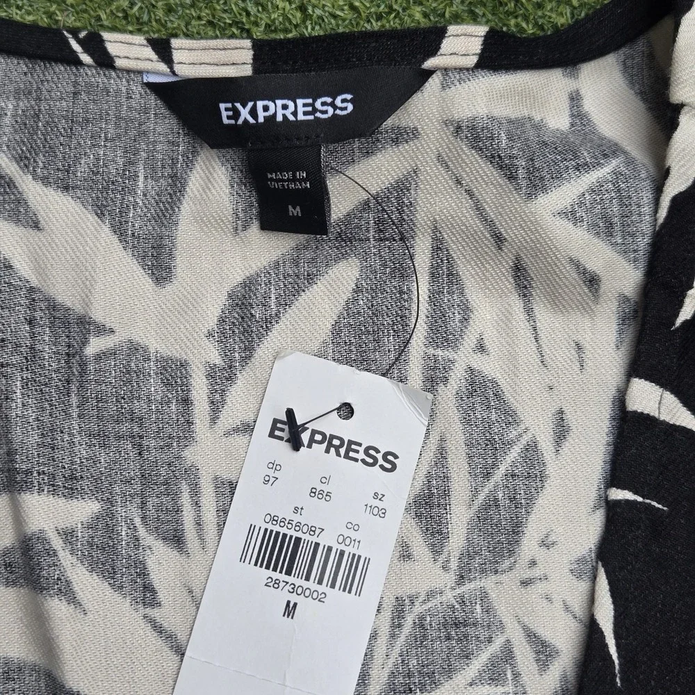 Express Top Women's Medium Black Cropped Front Tie Leaf Print - Picture 5 of 9